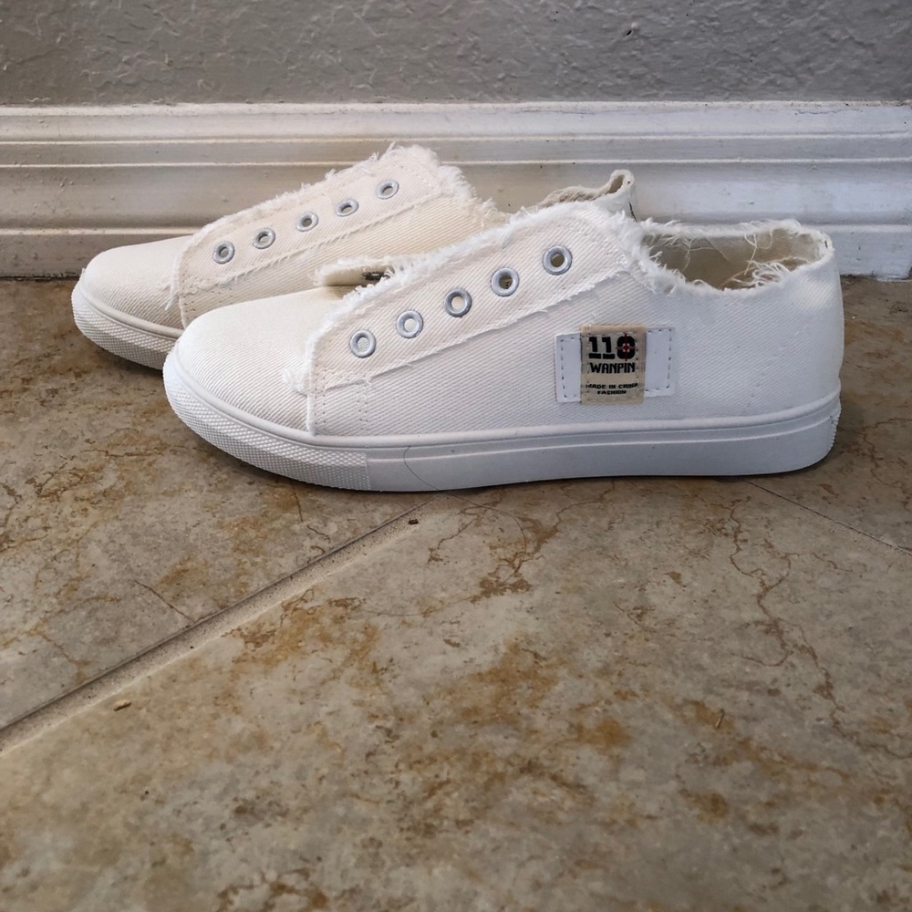 Brand new frayed denim looking sneakers - Picture 2 of 2